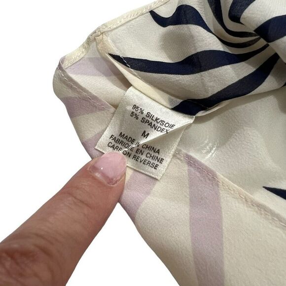 Elie Tahari Silk blend Abstract Leaf Print Tie-front Blouse Size Medium - Picture 7 of 12